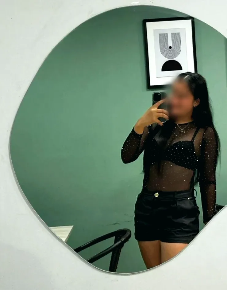 Amira, 24