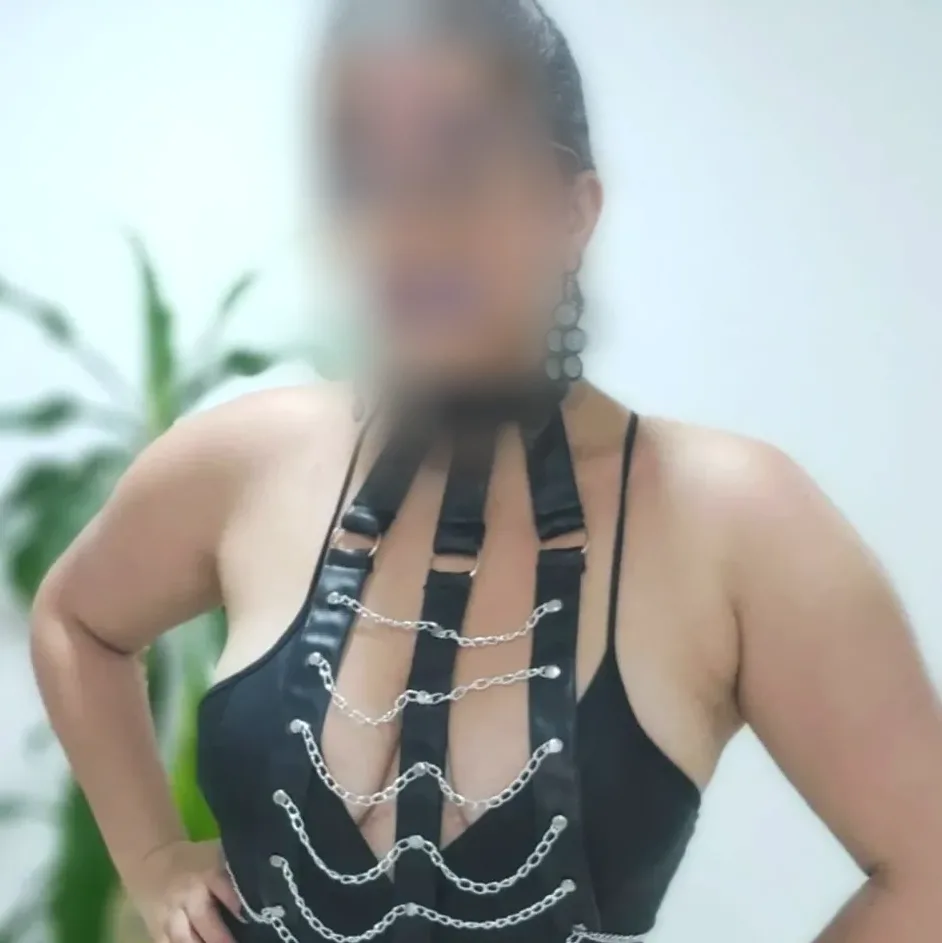 Daniela, 39