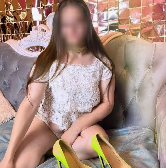 Esra, 28