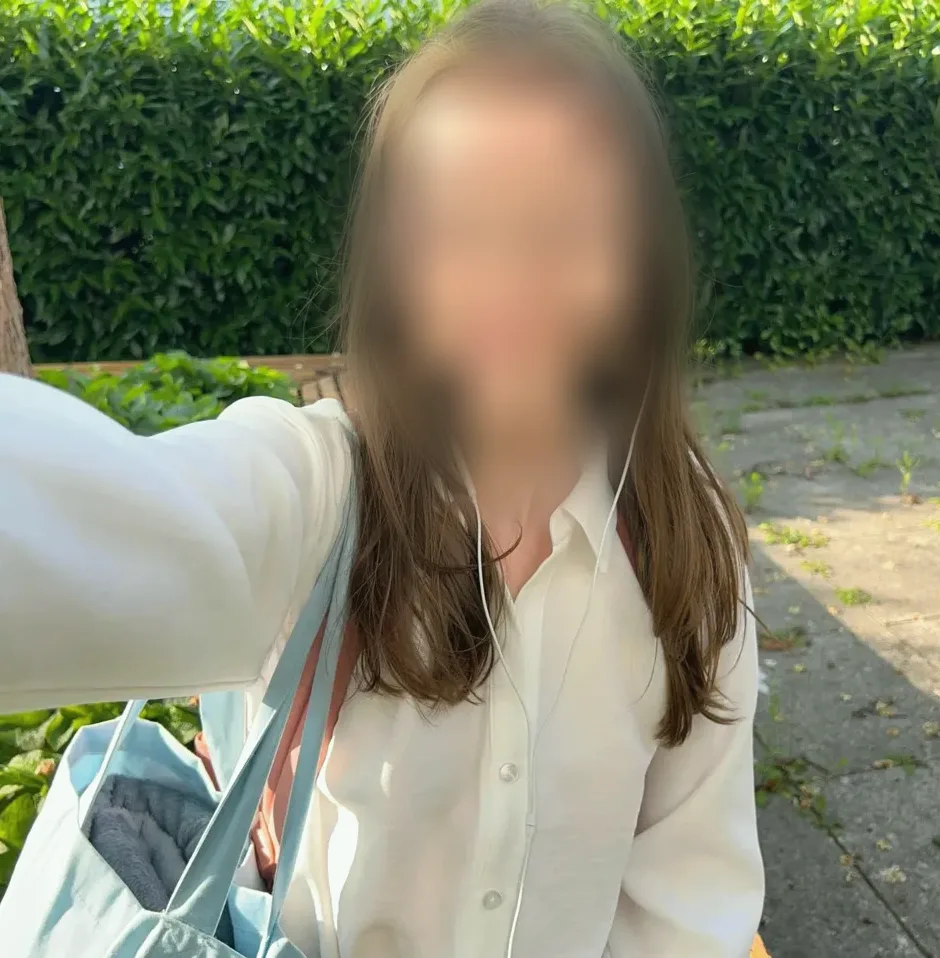 Mira, 22