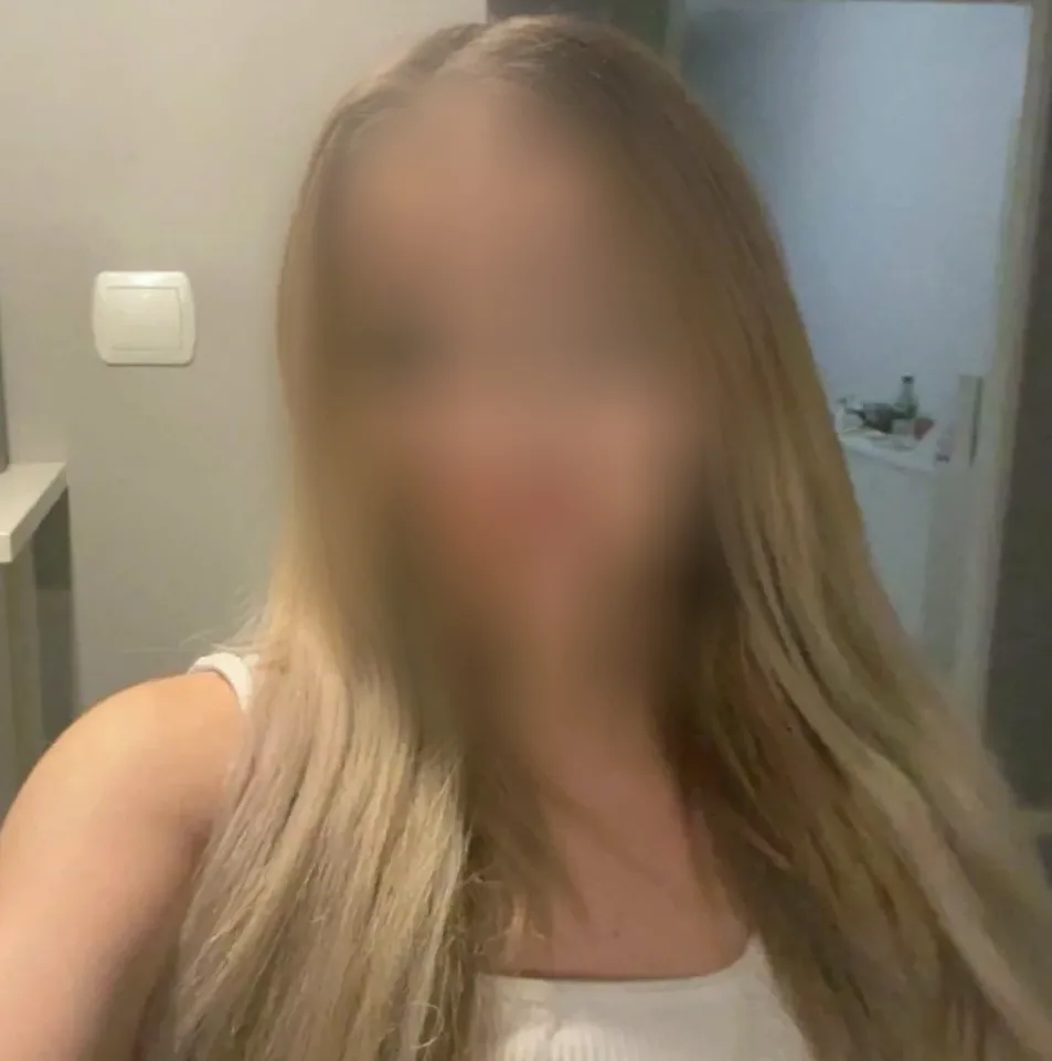 Nora, 24