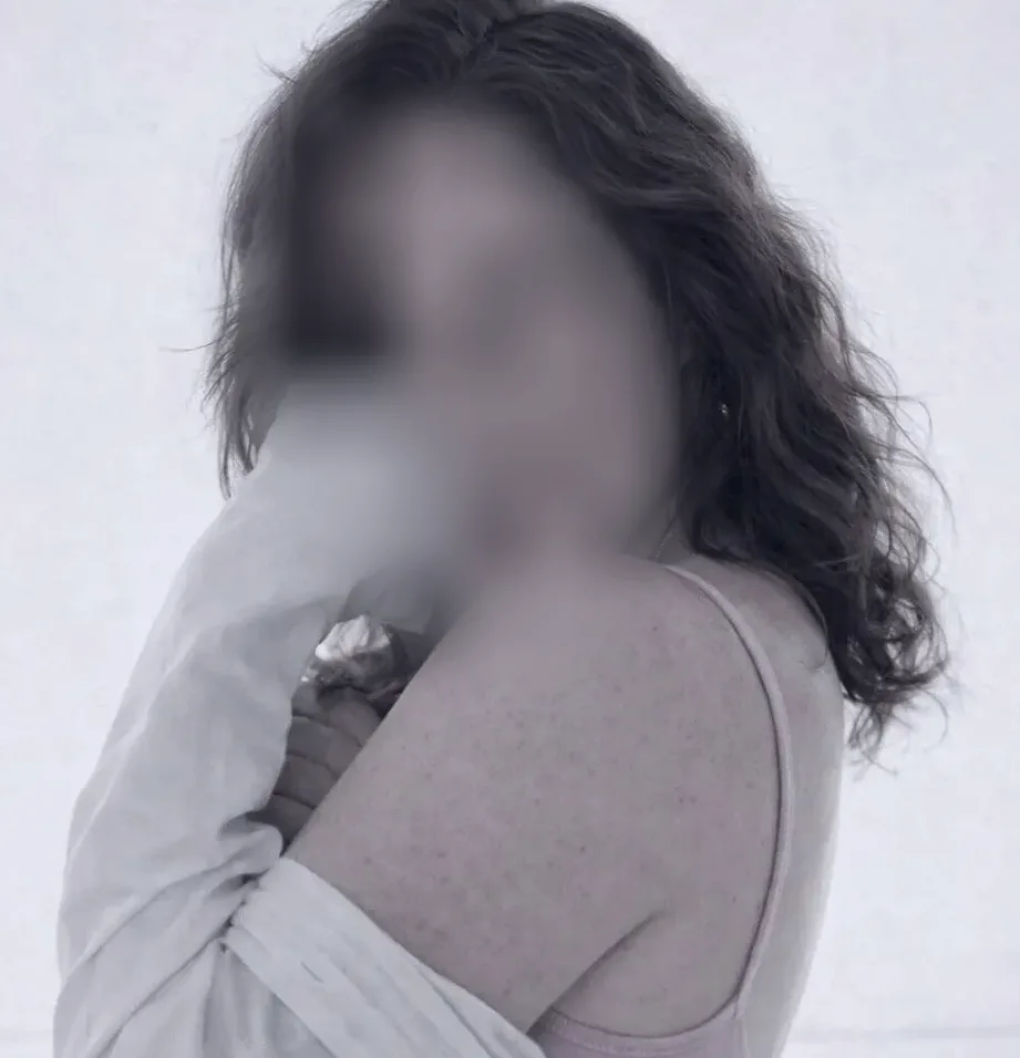 Pauline, 34